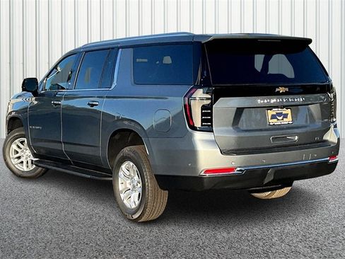 New 2026 Chevrolet Suburban LT w/ Comfort Package image 8