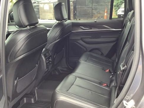 Used 2023 Jeep Grand Cherokee Limited w/ Luxury Tech Group II AWD/4WD image 19