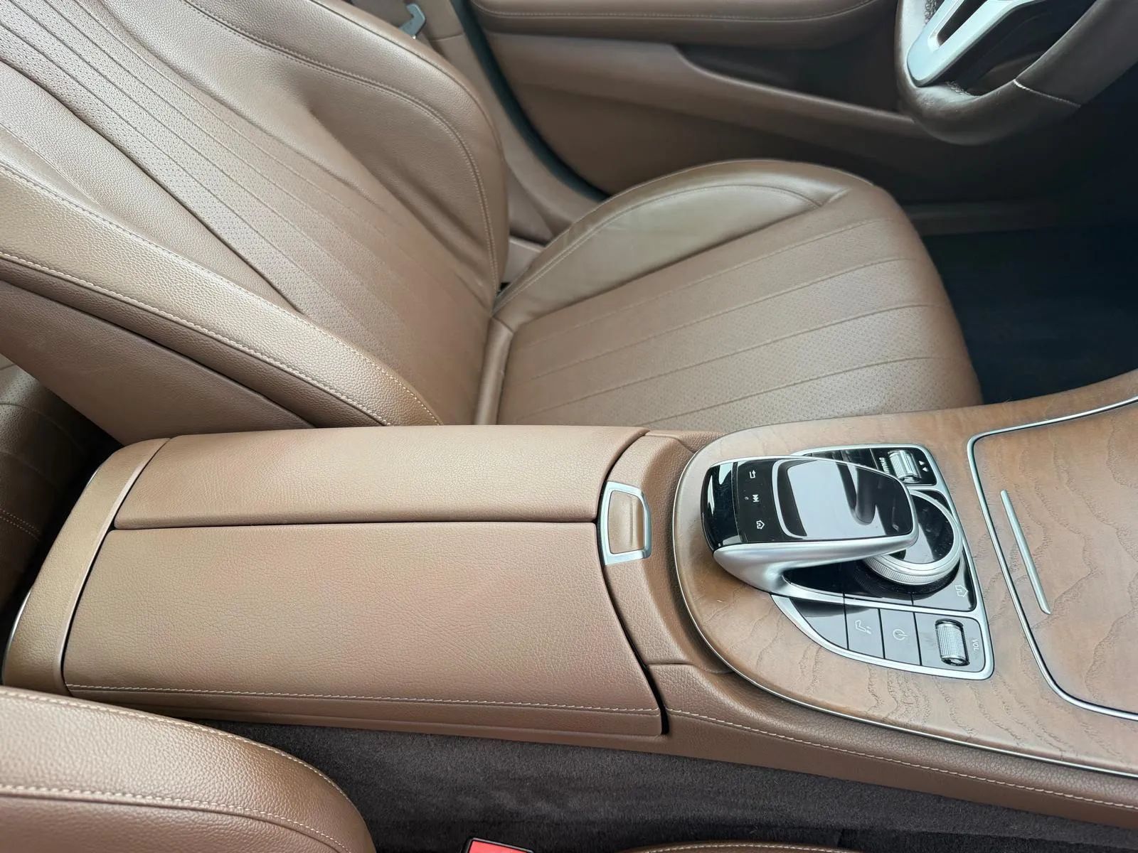 Used 2019 Mercedes-Benz E 450 4MATIC Wagon image 29
