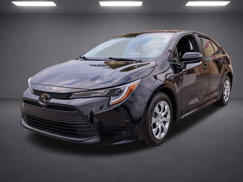 Used 2024 Toyota Corolla LE image 8