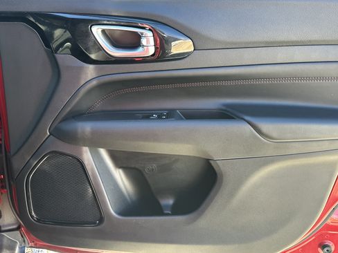 Used 2024 Jeep Compass Trailhawk image 14