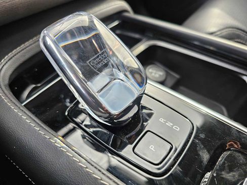 Certified 2024 Volvo XC90 B6 Ultimate w/ Protection Package Premier image 47