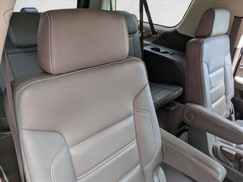 Used 2020 GMC Yukon XL Denali w/ Denali Premium Package image 15