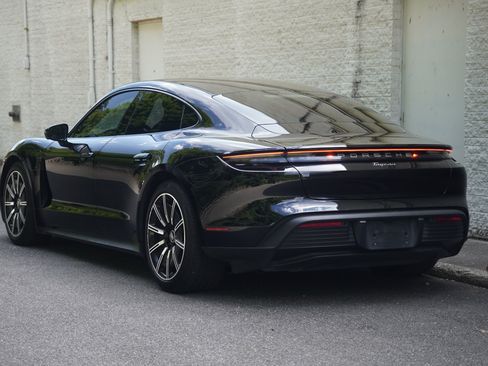 Used 2022 Porsche Taycan RWD image 5