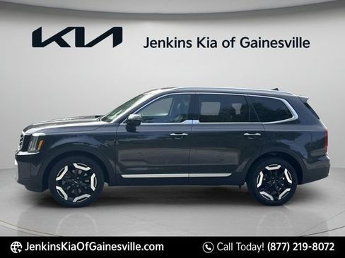 Used 2025 Kia Telluride S FWD image 4