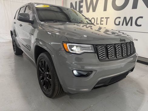 Used 2022 Jeep Grand Cherokee Laredo X AWD/4WD image 39