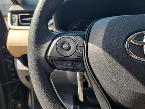 Used 2025 Toyota RAV4 LE image 17