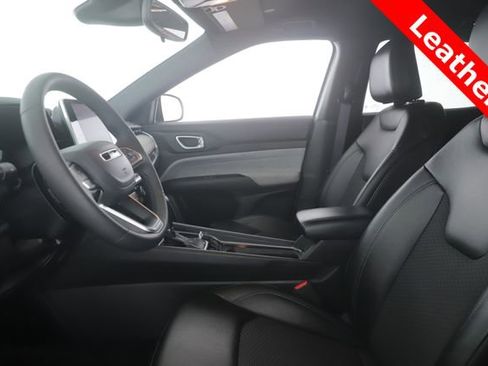 Used 2025 Jeep Compass Latitude image 16