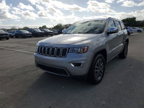 Used 2019 Jeep Grand Cherokee Limited image 2