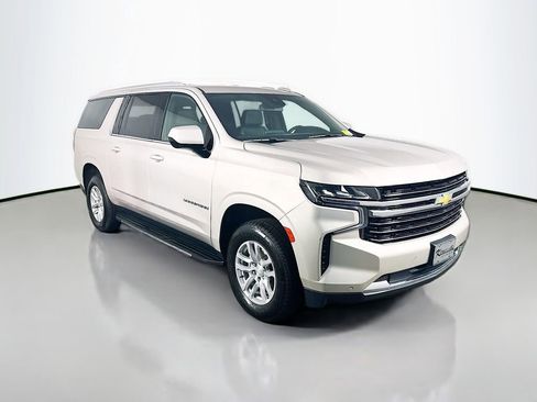 Used 2023 Chevrolet Suburban LT image 1
