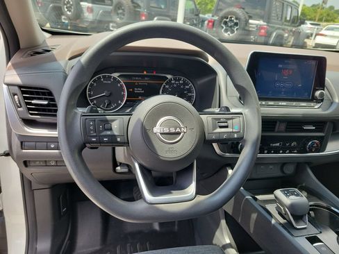 Used 2023 Nissan Rogue SV AWD/4WD image 21