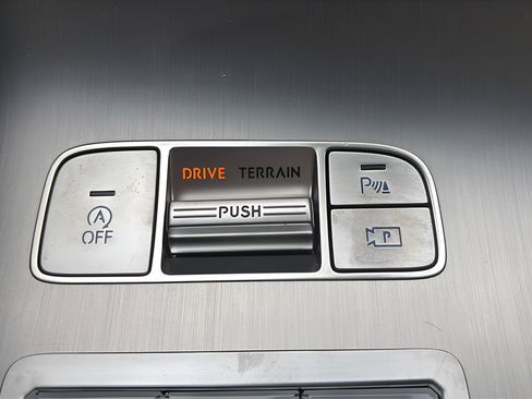 Used 2026 Genesis GV70 2.5T Advanced AWD/4WD image 30