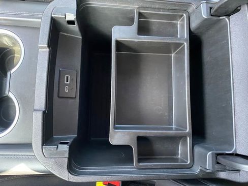 Used 2022 GMC Yukon SLE w/ Gmc Pro Safety Plus Package image 24