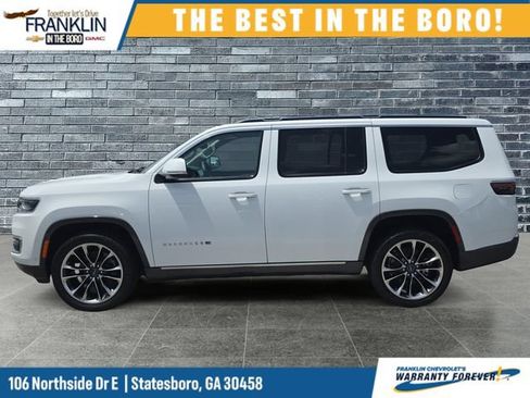 Used 2022 Jeep Wagoneer Series III w/ Premium Group I RWD image 2