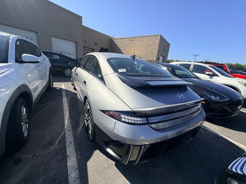 Used 2025 Hyundai Ioniq 6 Limited AWD/4WD image 5