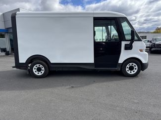 New 2025 Chevrolet Brightdrop 400 w/ Battery Pack, Max Range video 2