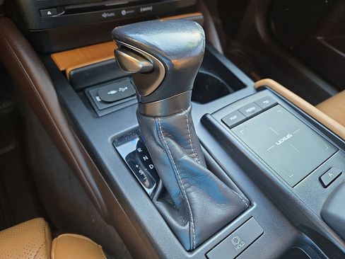 Certified 2019 Lexus ES 350 Luxury image 16