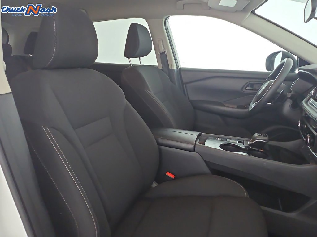 Used 2024 Nissan Rogue S FWD image 32
