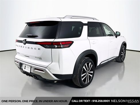 Certified 2025 Nissan Pathfinder Platinum image 5