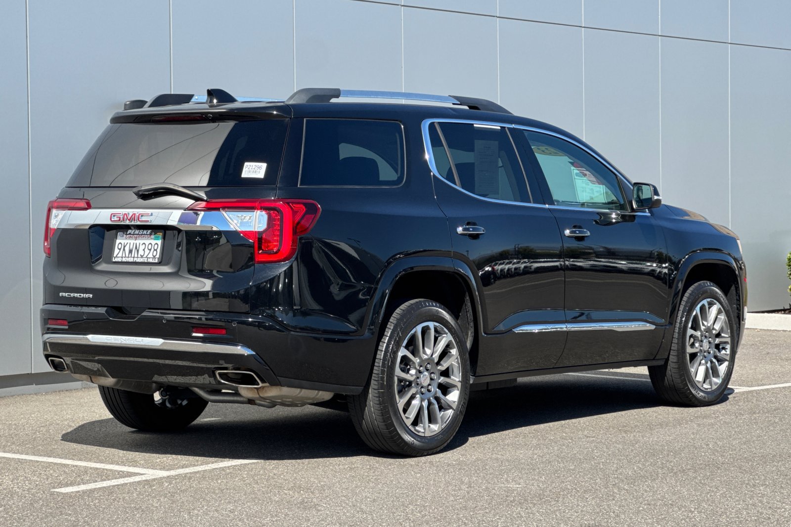 Used 2023 GMC Acadia Denali FWD image 5