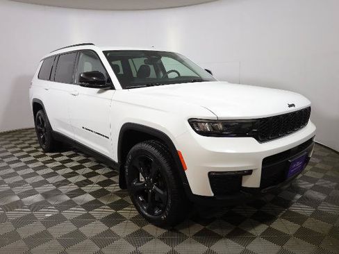 Used 2023 Jeep Grand Cherokee L Limited w/ Black Appearance Package AWD/4WD image 5