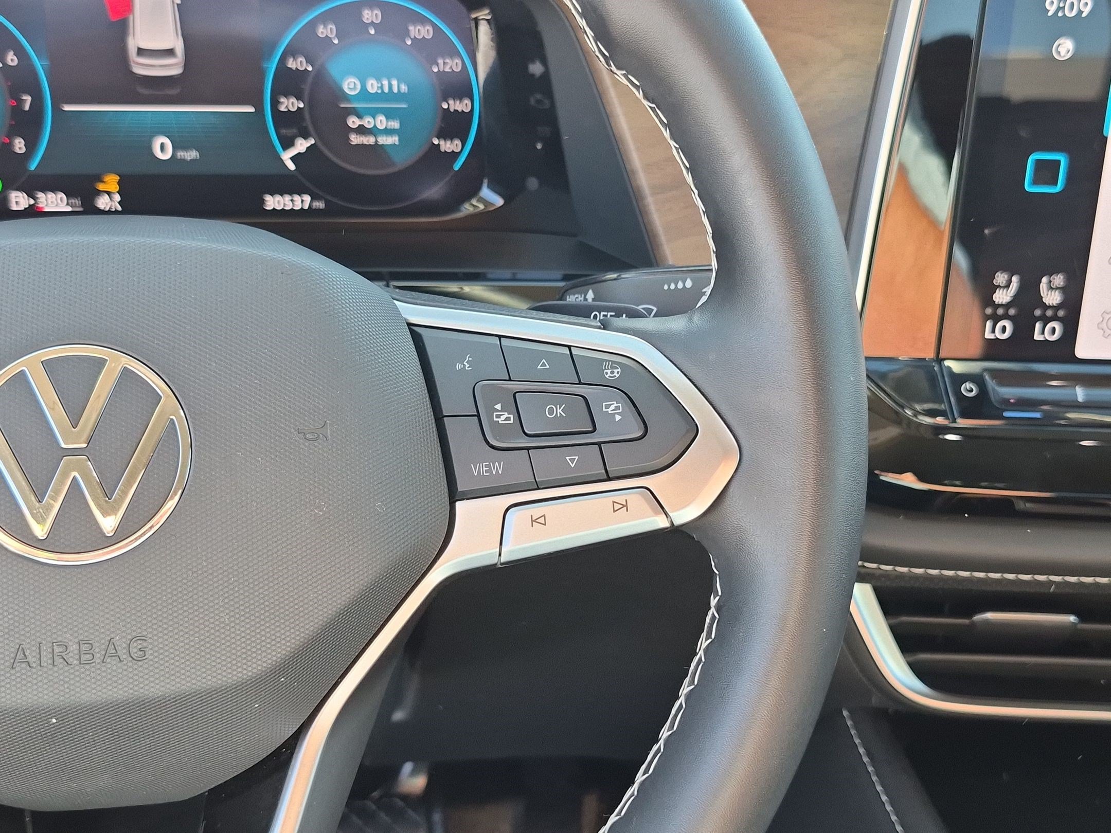 Used 2024 Volkswagen Atlas SE AWD/4WD image 18