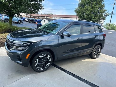 Certified 2024 Kia Seltos SX w/ SX Sunroof Package AWD/4WD image 3