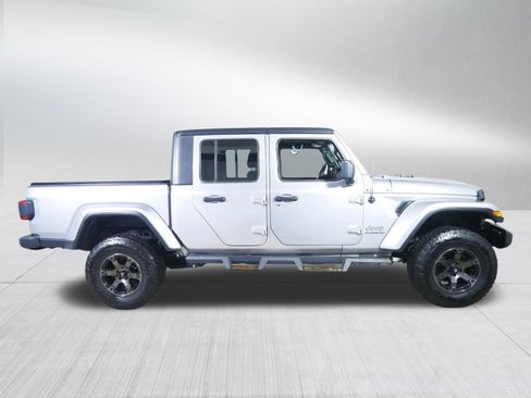 Used 2020 Jeep Gladiator Overland image 8