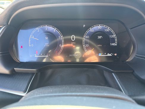 Used 2024 Jeep Grand Cherokee Altitude image 17