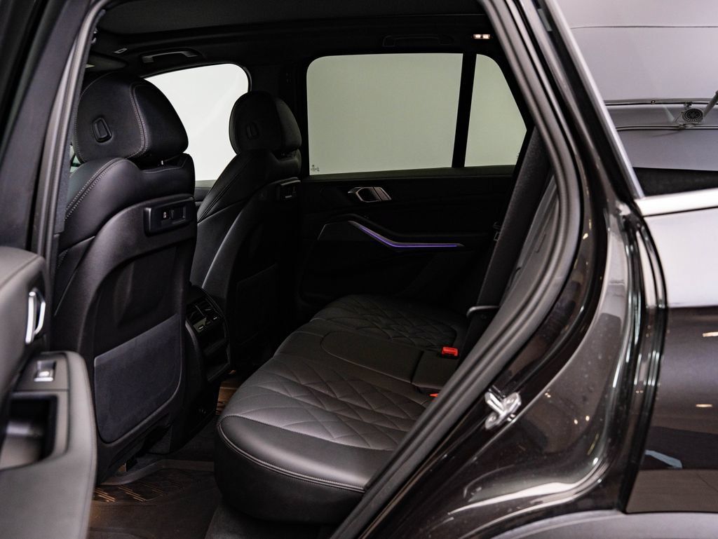 Used 2023 BMW X5 xDrive40i AWD/4WD image 44