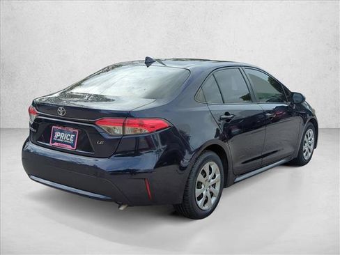 Certified 2022 Toyota Corolla LE image 5