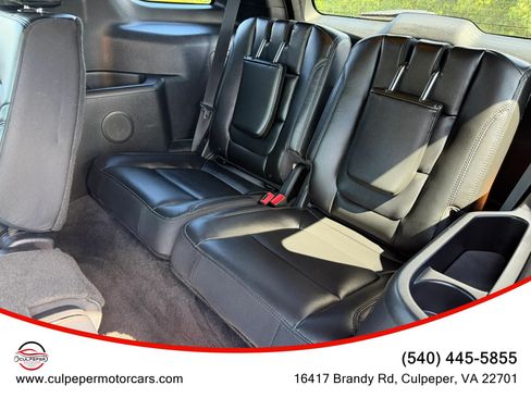 Used 2017 Ford Explorer XLT w/ Equipment Group 202A AWD/4WD image 12