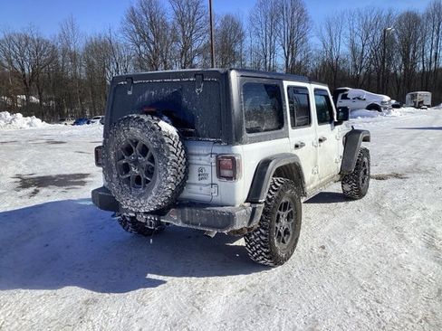 Used 2024 Jeep Wrangler Unlimited image 7
