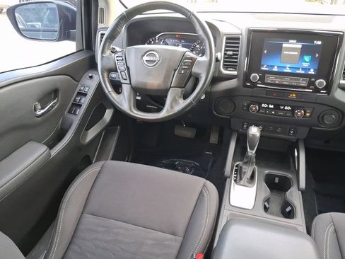 Used 2022 Nissan Frontier SV RWD image 9