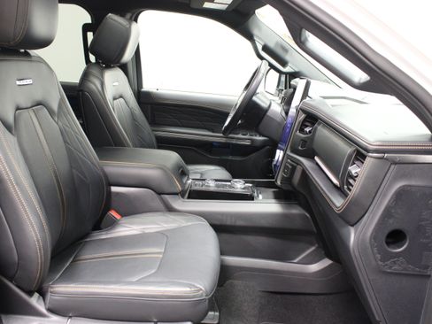 Used 2024 Ford Expedition Max Platinum AWD/4WD image 17