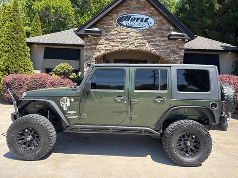 Used 2008 Jeep Wrangler Unlimited Sahara AWD/4WD image 1