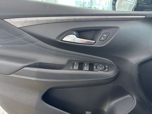Used 2025 Buick Envista Sport Touring image 20