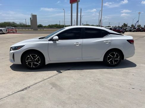 Certified 2025 Nissan Sentra SV w/ Trunk Package FWD image 4
