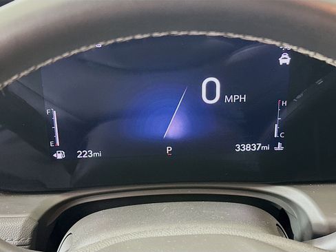 Used 2025 Buick Encore GX Preferred AWD/4WD image 19