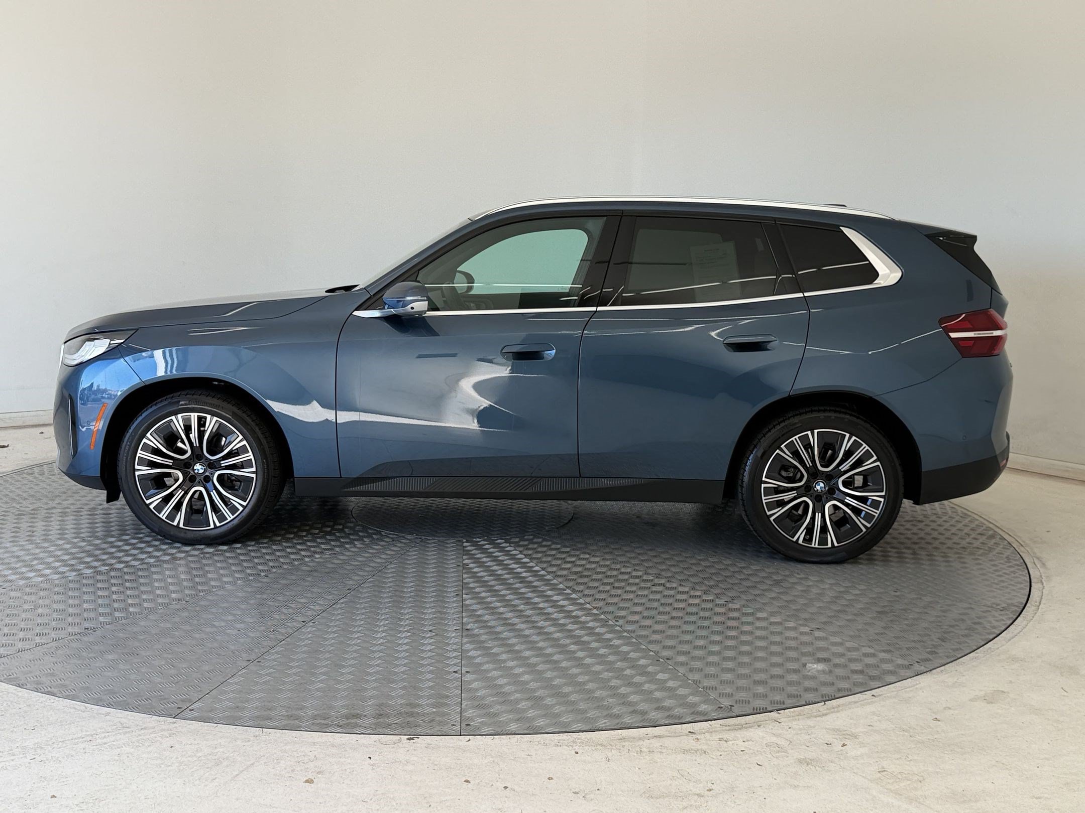 Certified 2026 BMW X3 xDrive30i AWD/4WD image 2