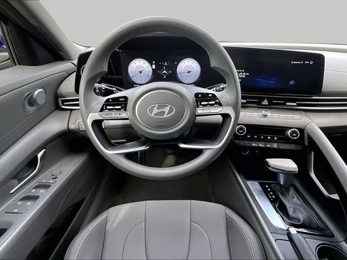 Certified 2024 Hyundai Elantra SEL FWD image 6