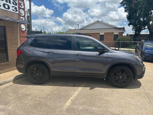 Used 2021 Honda Passport Sport image 3