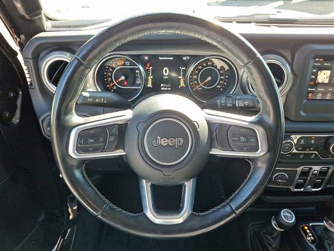 Certified 2021 Jeep Wrangler Unlimited Sahara w/ Dual Top Group image 18