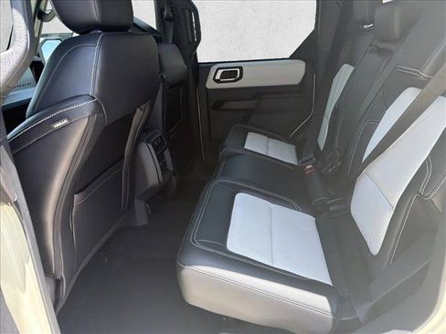 New 2026 Ford Bronco Outer Banks w/ Sasquatch Package AWD/4WD image 19
