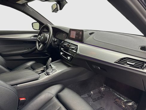 Used 2020 BMW 530i xDrive w/ M Sport Package image 43