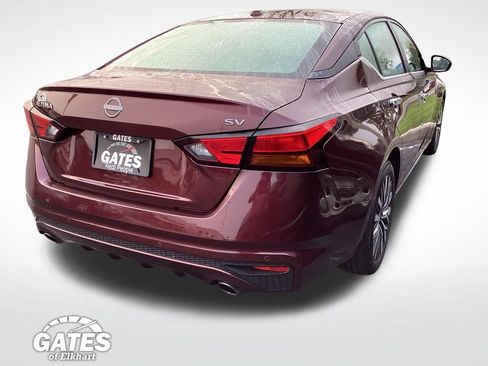 Used 2024 Nissan Altima 2.5 SV w/ SV Premium Package FWD image 4