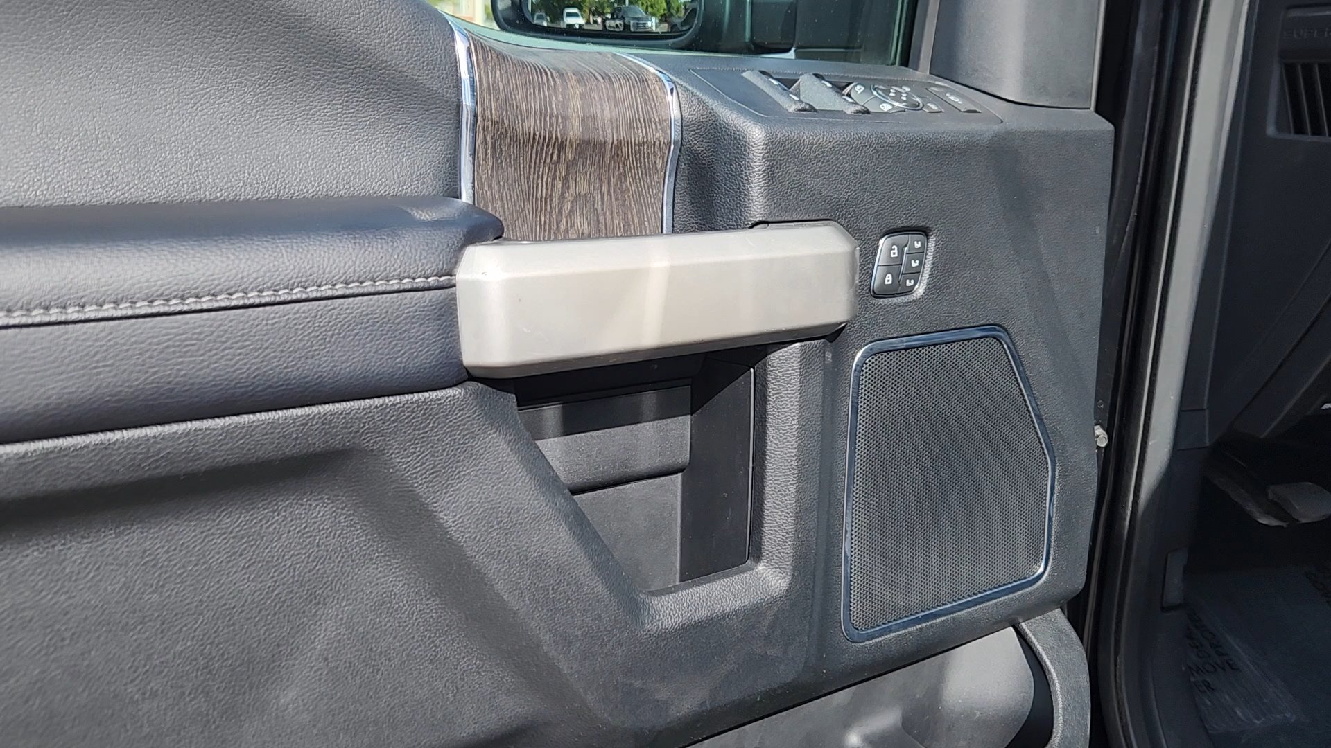 Used 2020 Ford F250 Lariat w/ Lariat Value Package AWD/4WD image 24