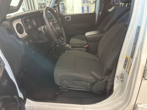 Used 2024 Jeep Wrangler Willys image 4