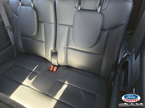 New 2026 Ford Explorer ST-Line w/ ST-Line Street Pack image 8