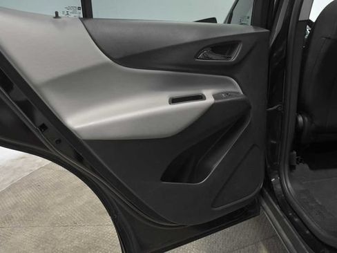 Used 2021 Chevrolet Equinox LS w/ LS Convenience Package FWD image 16